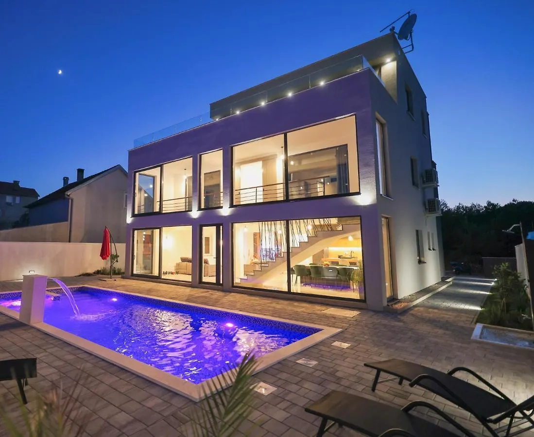 Rhapsody In Green - Luxury Villa In Zadar Crno