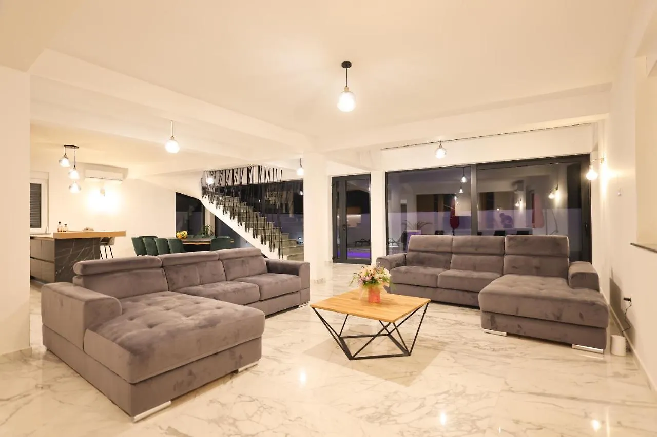 Rhapsody In Green - Luxury Villa In Zadar Crno 0*,  Hırvatistan