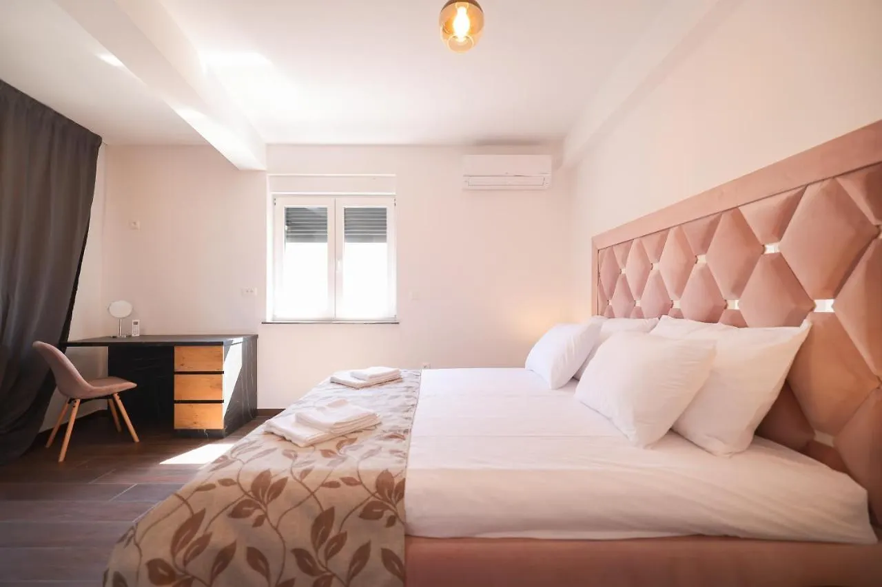 Rhapsody In Green - Luxury Villa In Zadar Crno