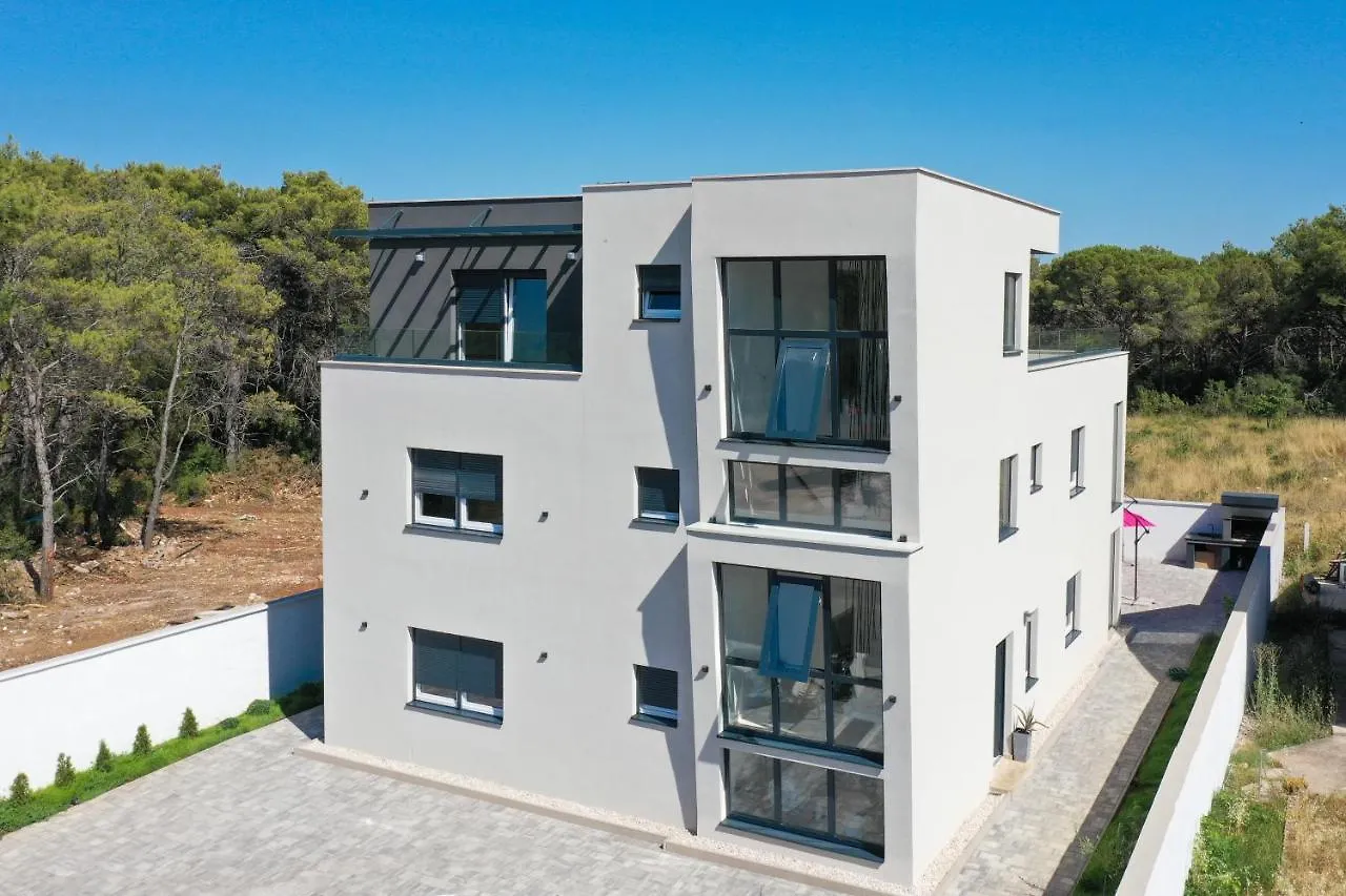 Rhapsody In Green - Luxury Villa In Zadar Crno